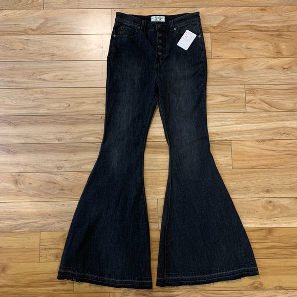 NWT Free People Irreplaceable Flare Jeans - Picture 4 of 9